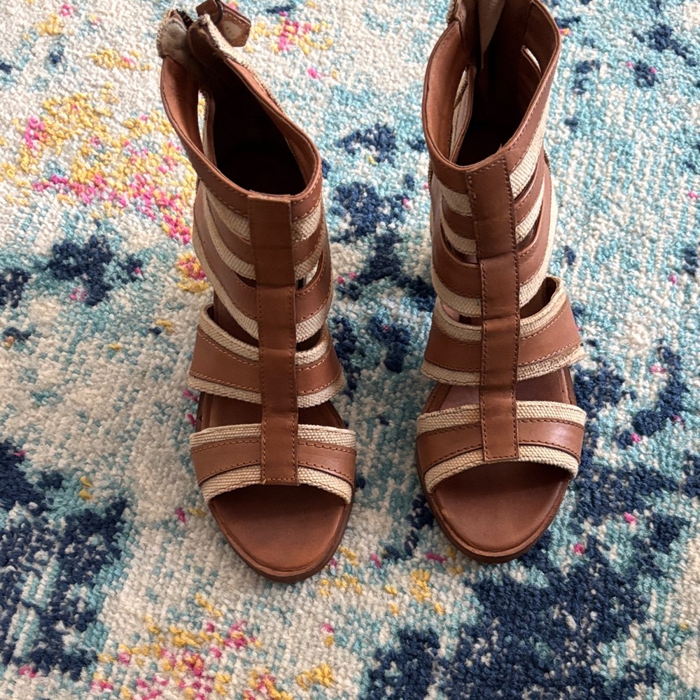 Brown Leather Strappy Gladiator Block Heels with Contrast Trim